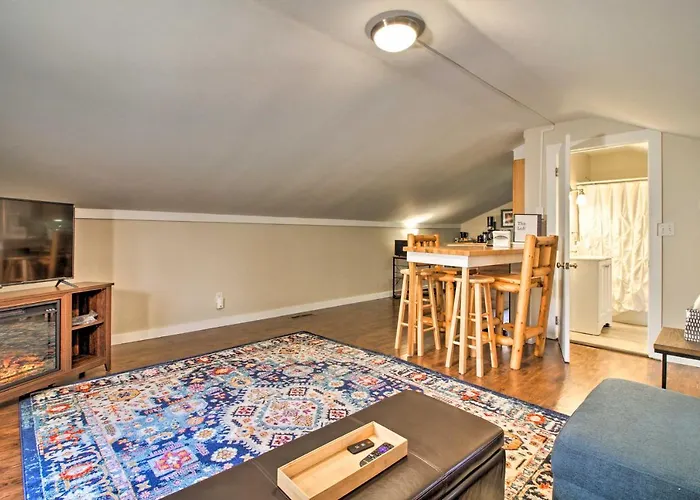 Idyllic Wallingford Retreat - Near Skiing & Hiking