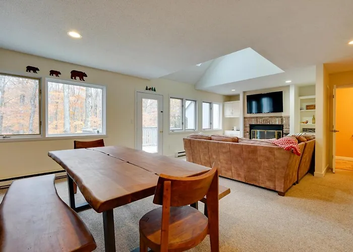 Sunny Stratton Townhome ~ 1 Mi To Skiing!