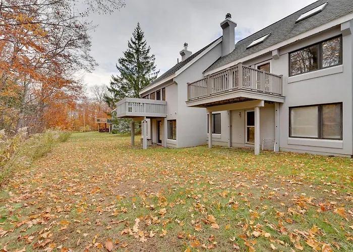 Sunny Stratton Townhome ~ 1 Mi To Skiing!