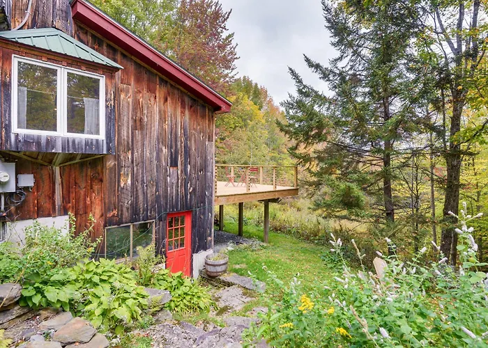 Storybook Stratton House: 3 Mi To Mount Snow!